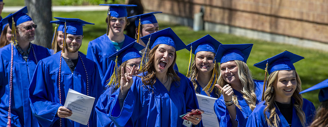Sheridan College Programs - students at graduation