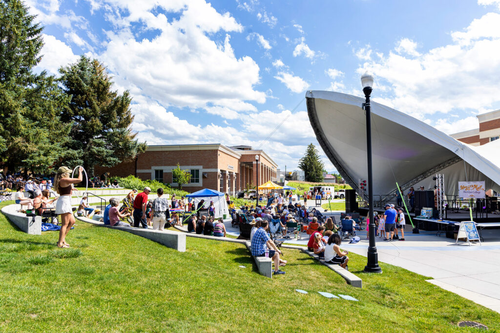 Music on the Mall concert event at Sheridan College