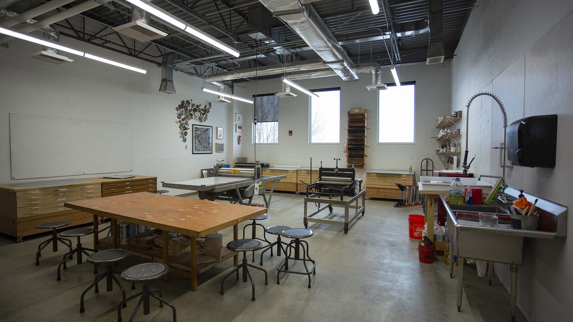 Printmaking classroom at Sheridan College